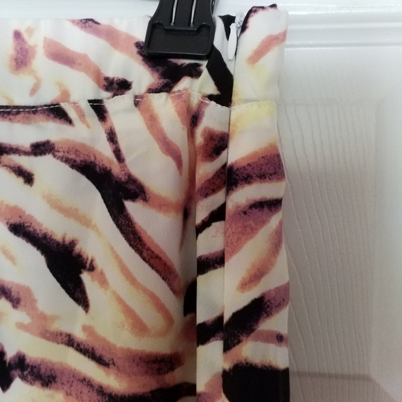 KENDALL & KYLIE Patterned Skirt. Nature, Watercolor, Abstract Inspired. NEW NWT - Picture 13 of 14